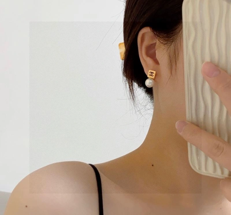 Affordable Chanel Earrings 230611