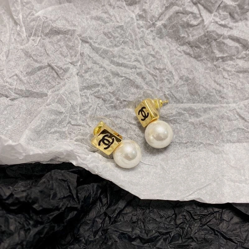 Affordable Chanel Earrings 230611