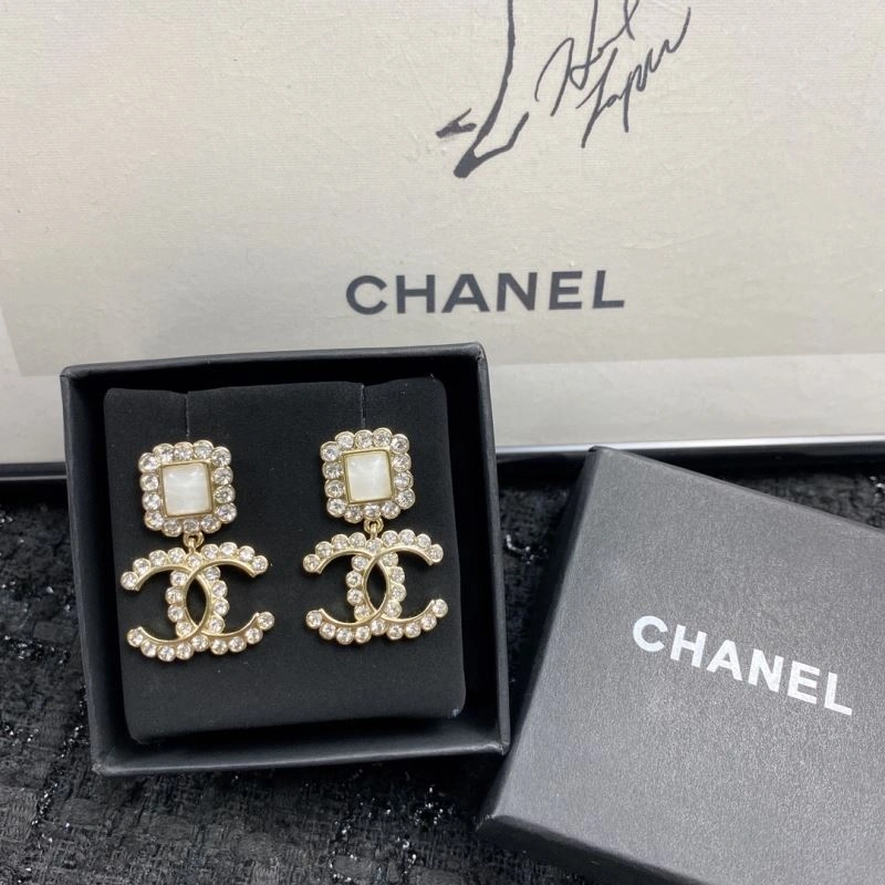 Chanel Earrings Trendsetting 230620