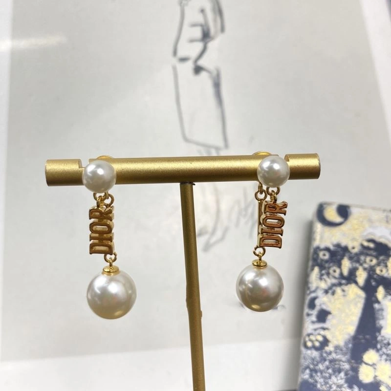 Chanel Earrings Trendsetting 230598