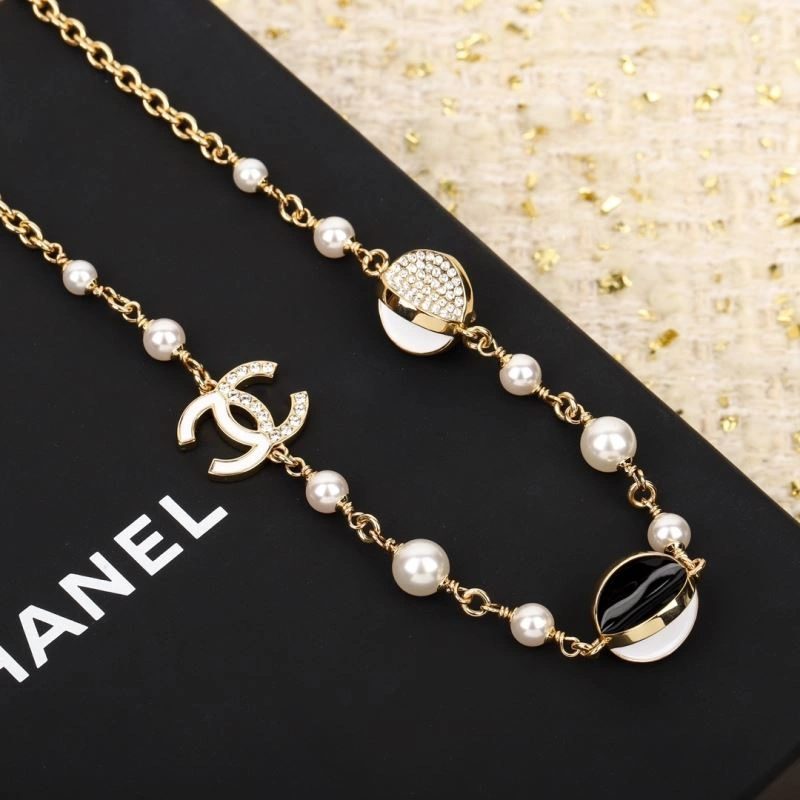 Chanel Earrings Elegant 230596