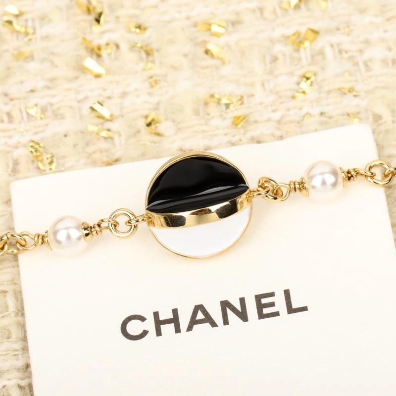 Chanel Earrings Elegant 230596