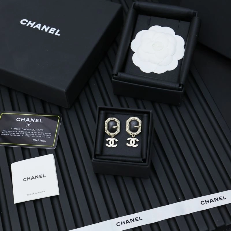 Chanel Earrings Cozy 230564