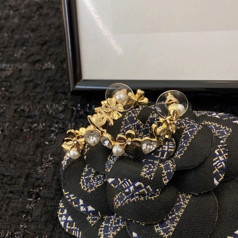 Seasonal Chanel Earrings 232355