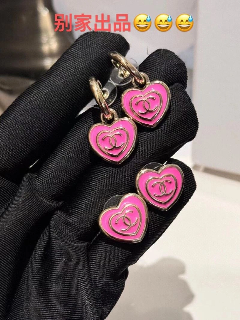 Lightweight Chanel Earrings 232309