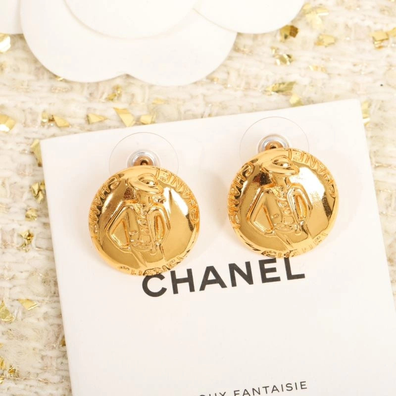 Chanel Earrings Cozy 232334