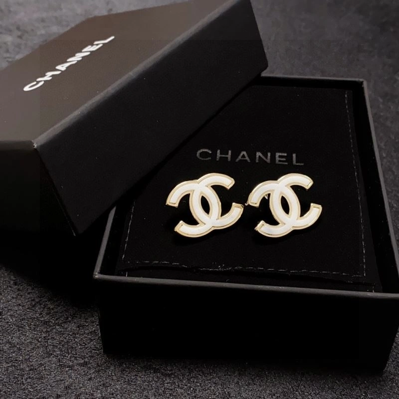 Lightweight Chanel Earrings 232310