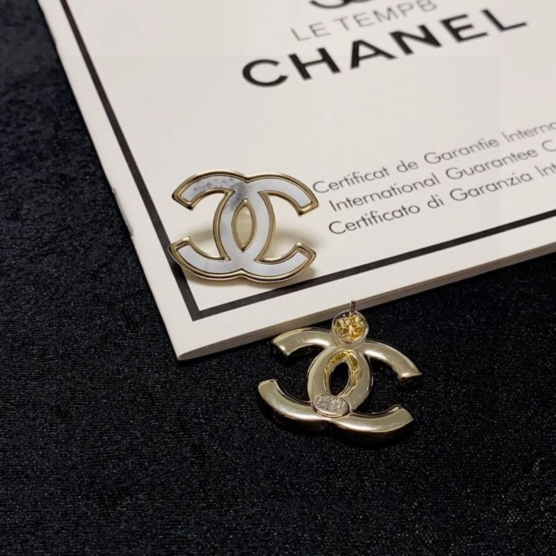 Lightweight Chanel Earrings 232310