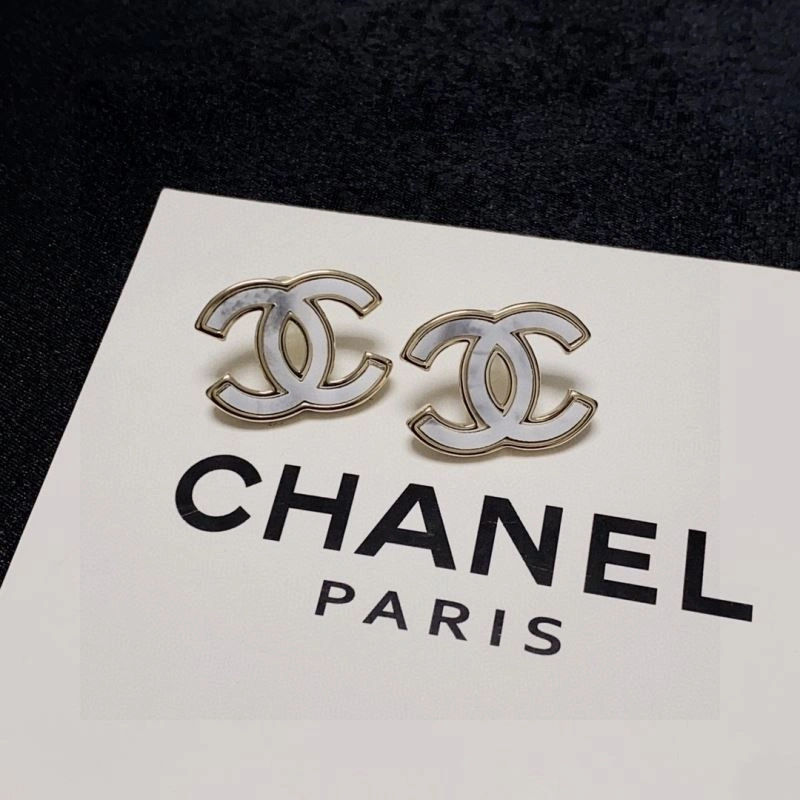 Lightweight Chanel Earrings 232310