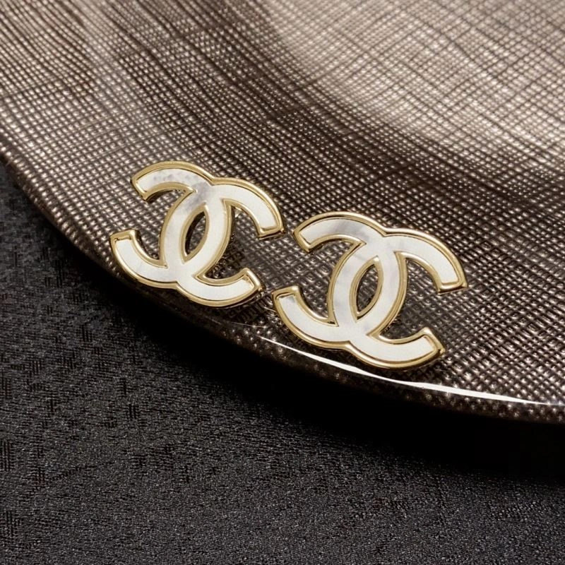 Lightweight Chanel Earrings 232310