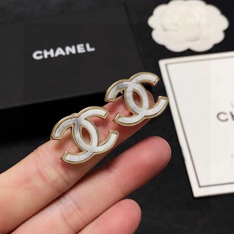 Lightweight Chanel Earrings 232310