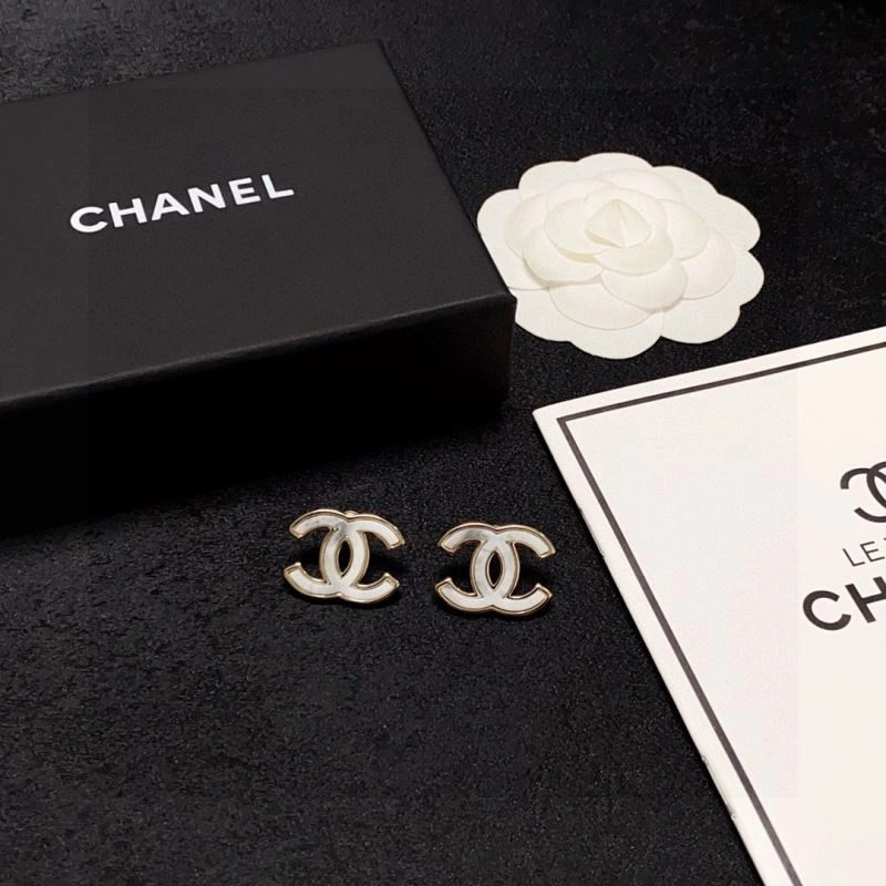 Lightweight Chanel Earrings 232310