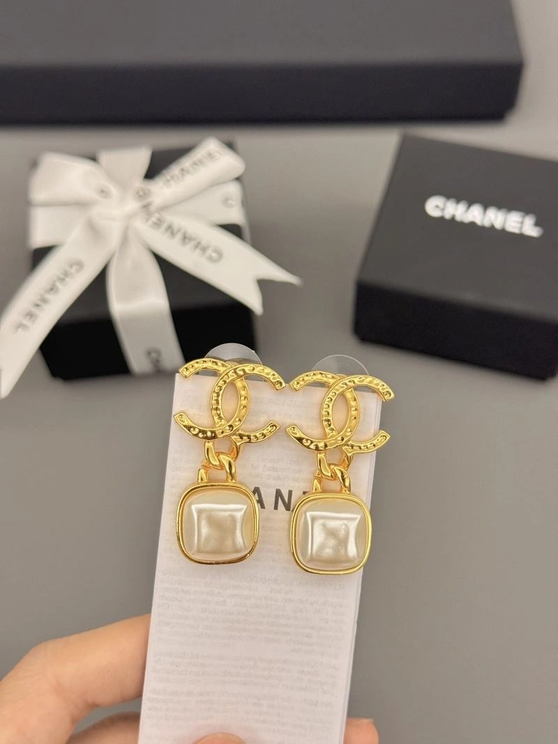 Chanel Earrings EyeCatching 232261