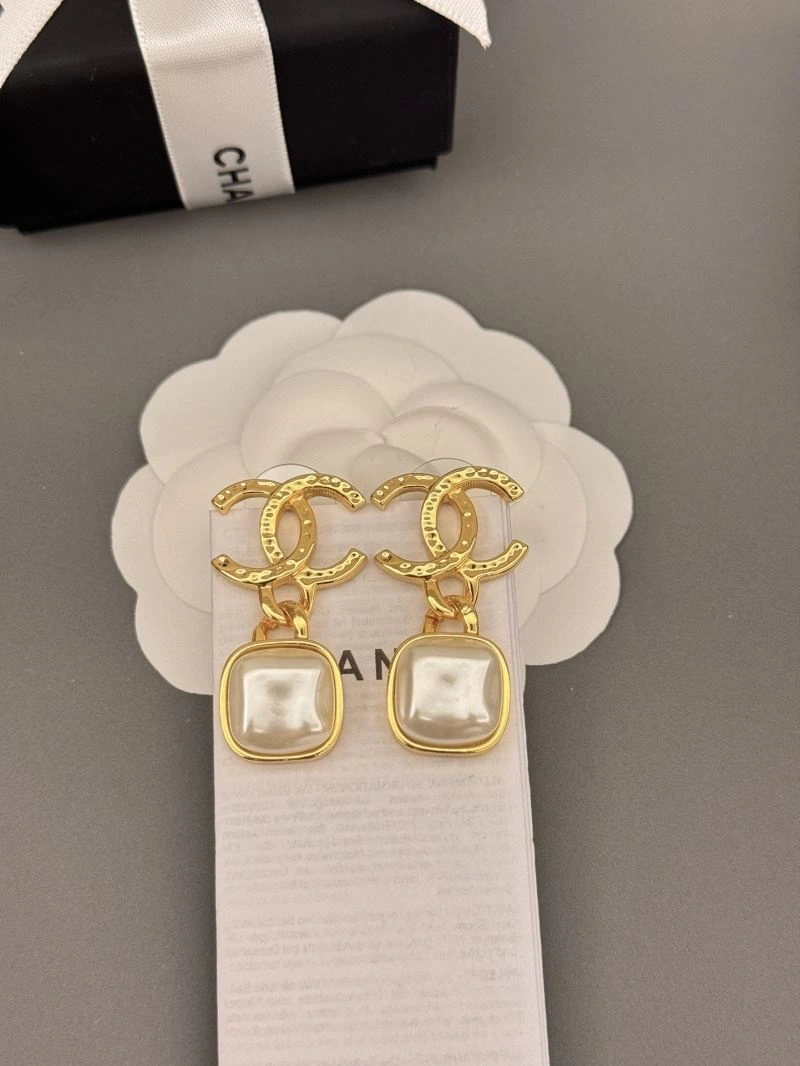 Chanel Earrings EyeCatching 232261