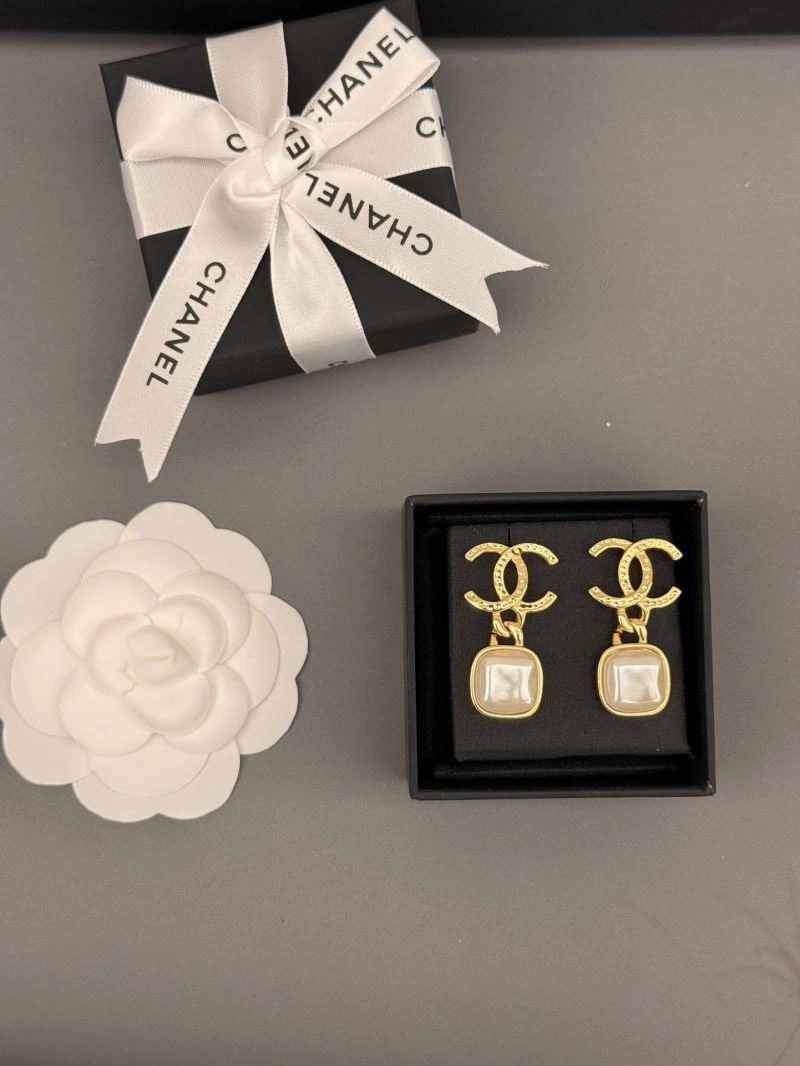 Chanel Earrings EyeCatching 232261