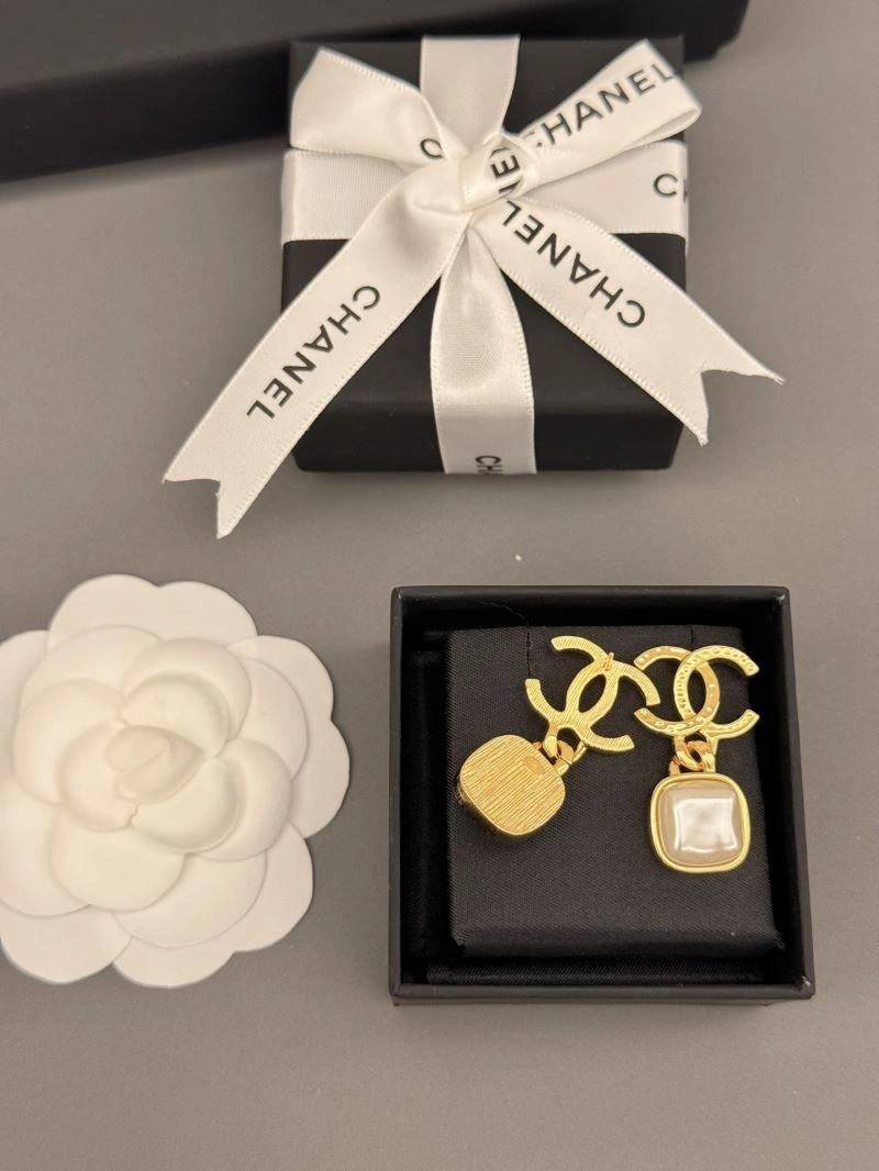 Chanel Earrings EyeCatching 232261