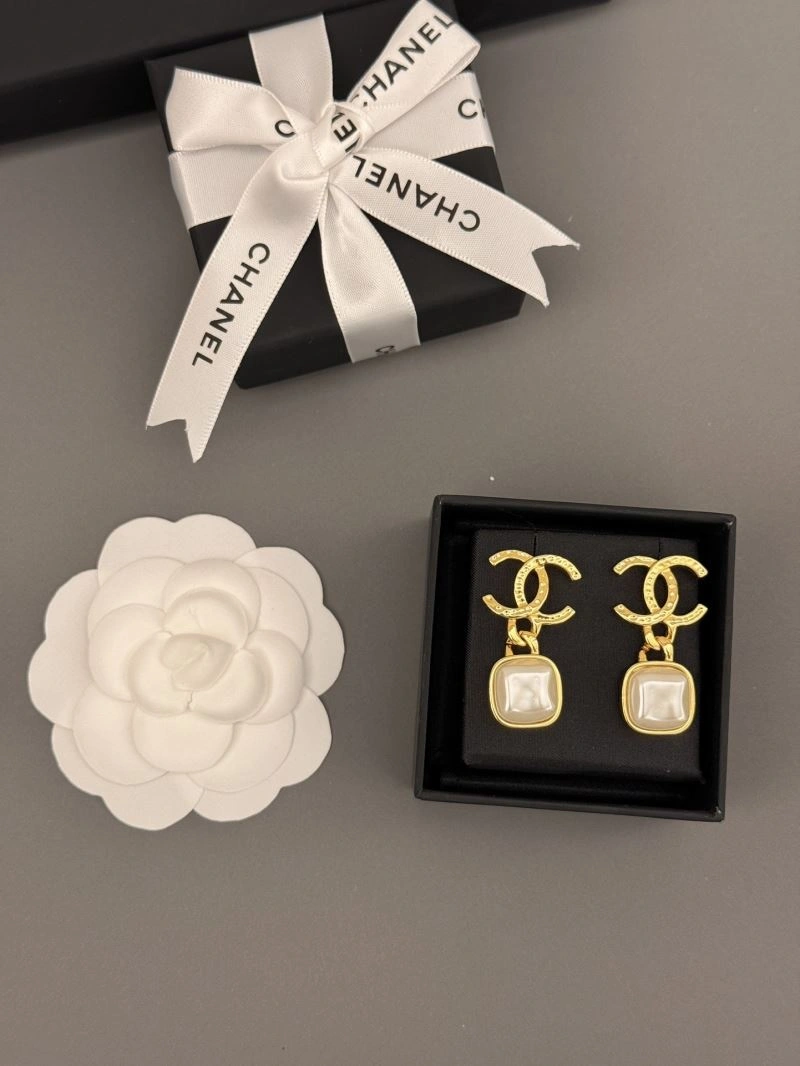 Chanel Earrings EyeCatching 232261
