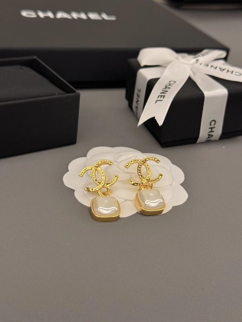Chanel Earrings EyeCatching 232261