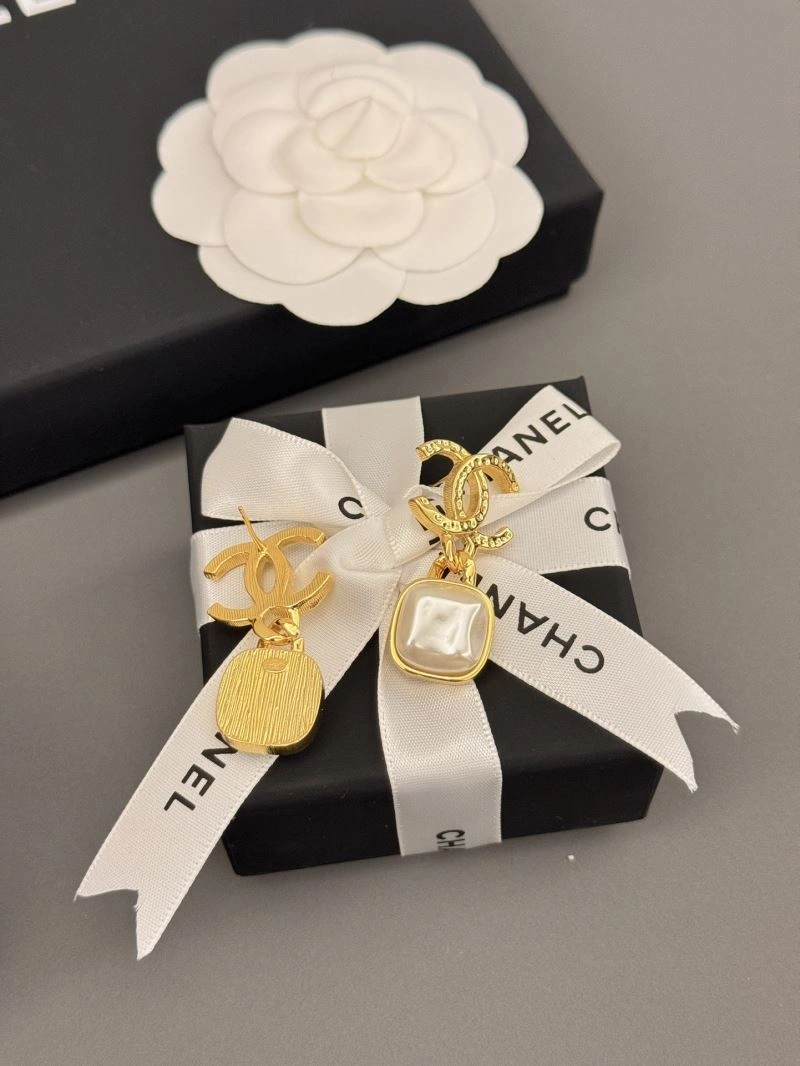 Chanel Earrings EyeCatching 232261