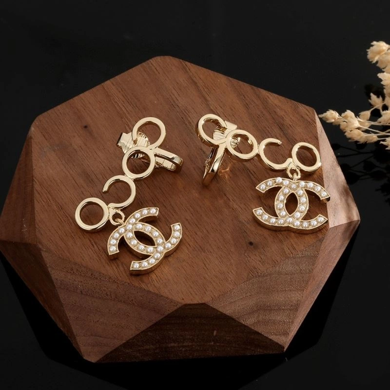Affordable Chanel Earrings 232263