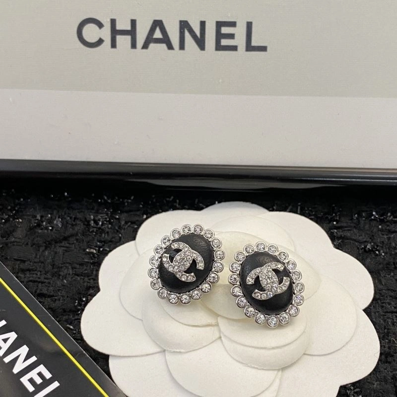 Chanel Earrings Packable 232289