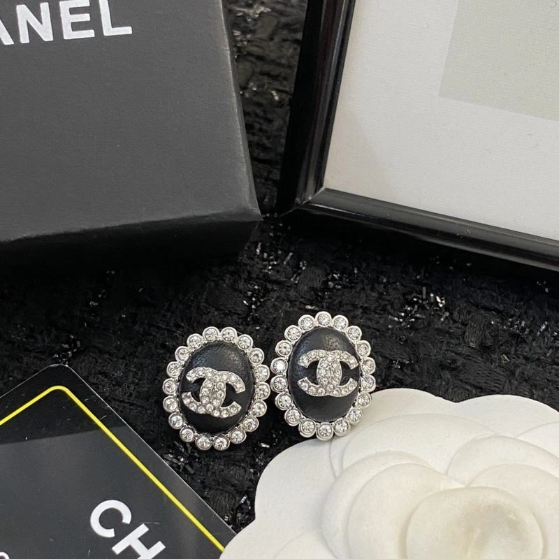 Chanel Earrings Packable 232289