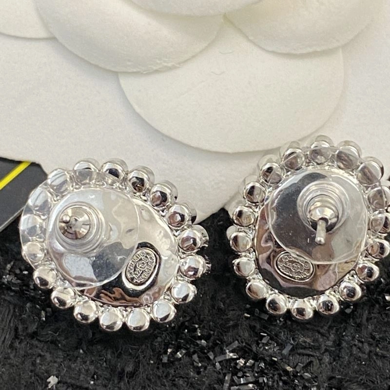 Chanel Earrings Packable 232289