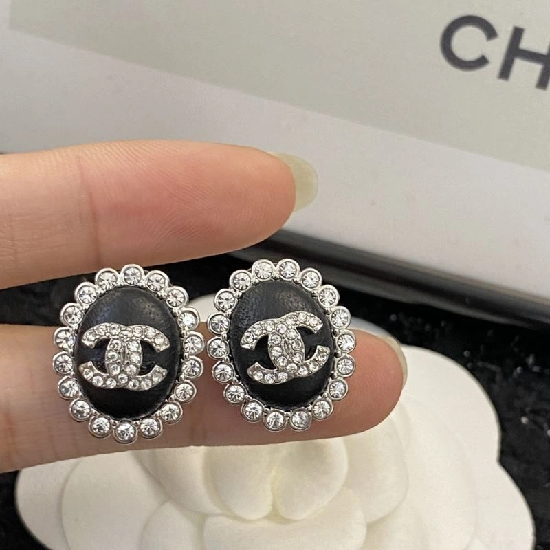 Chanel Earrings Packable 232289
