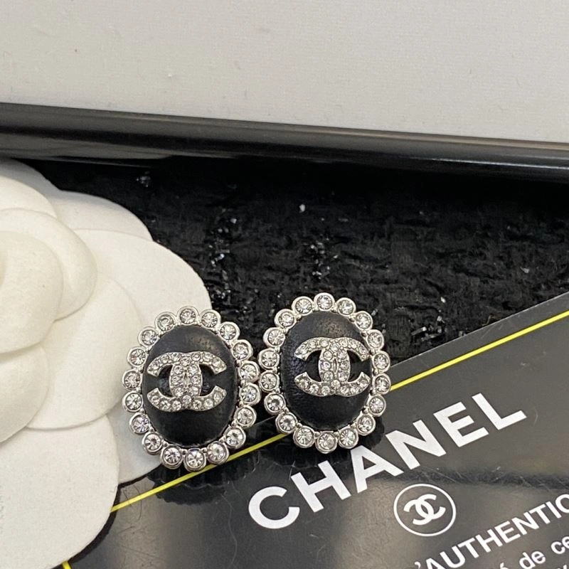 Chanel Earrings Packable 232289
