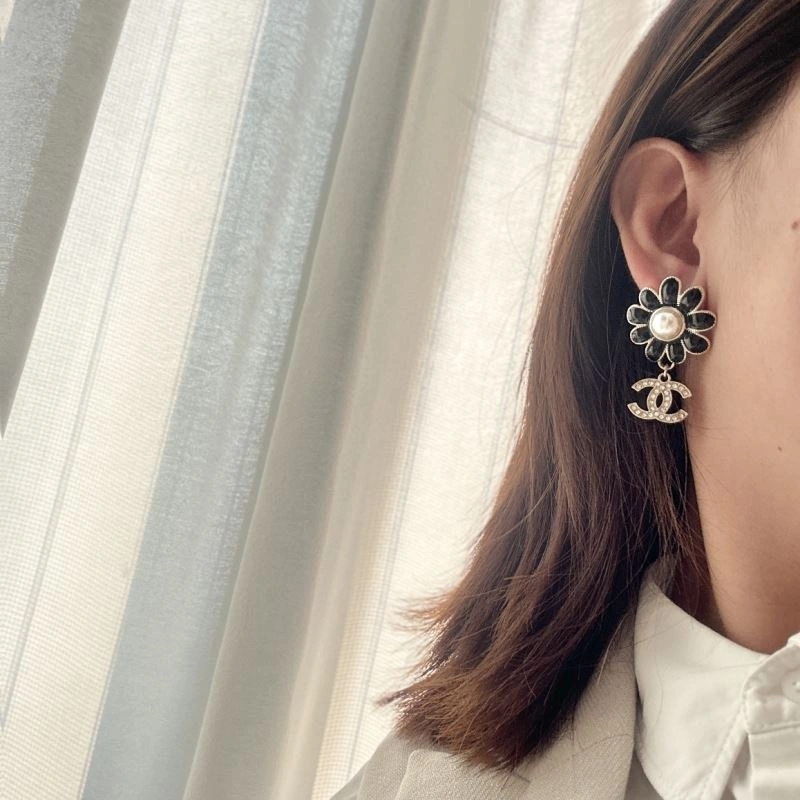 Chanel Earrings Modern 232264