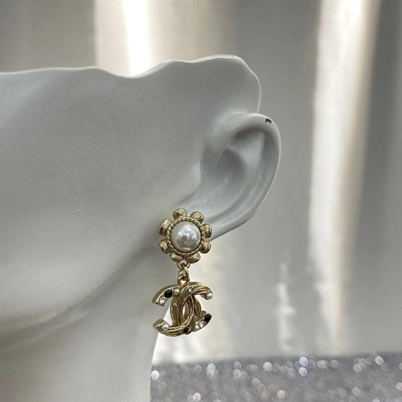 Chanel Earrings Comfortable 232245