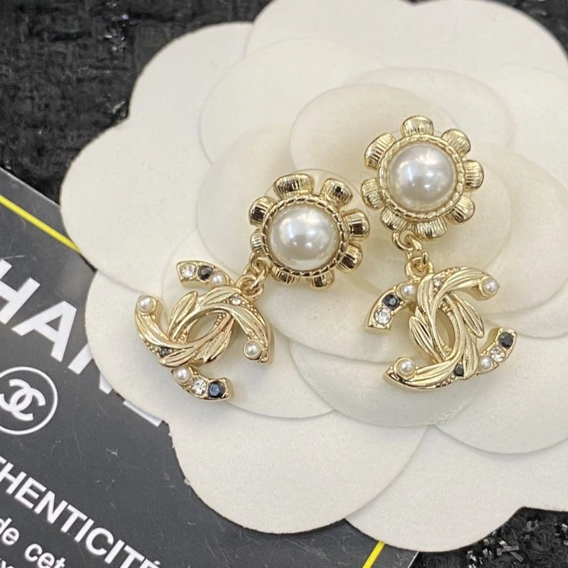 Chanel Earrings Comfortable 232245