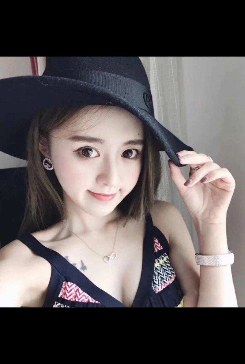 Reliable Chanel Earrings 232244