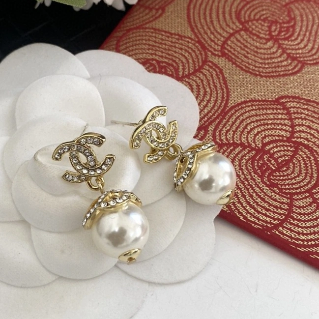 Chanel Earrings Trendsetting 232234