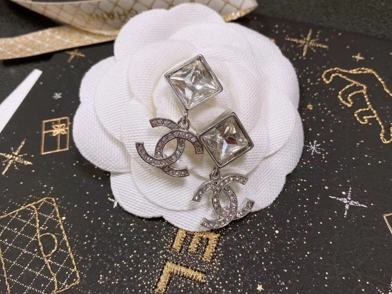 Sleek Chanel Earrings 232342
