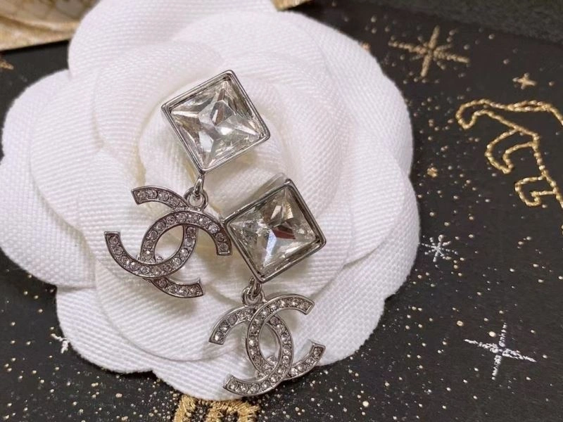 Sleek Chanel Earrings 232342