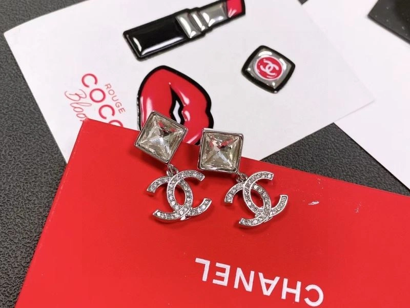 Sleek Chanel Earrings 232342