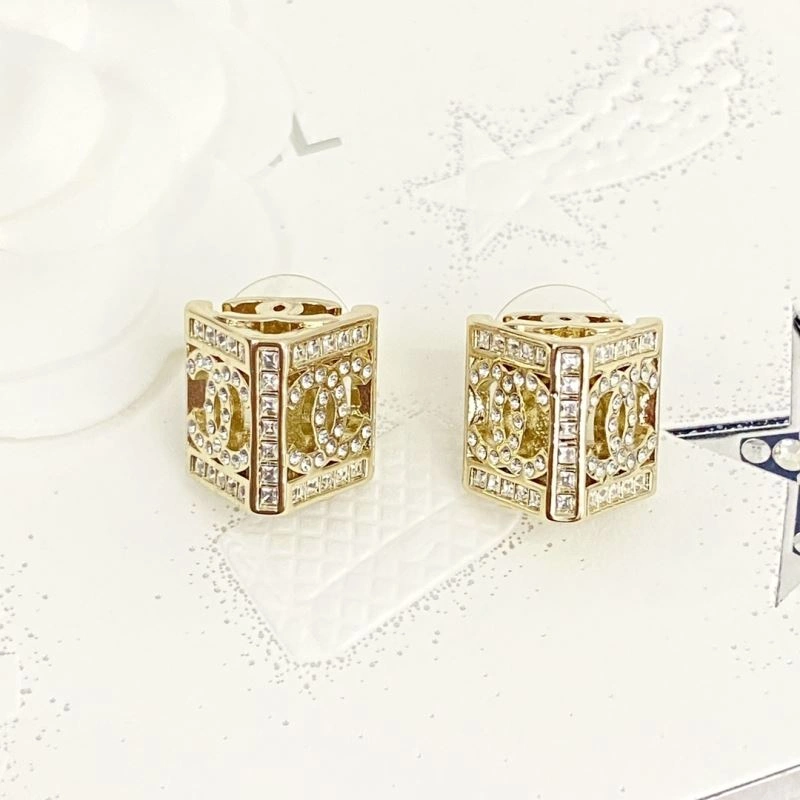 Sustainable Chanel Earrings 232231