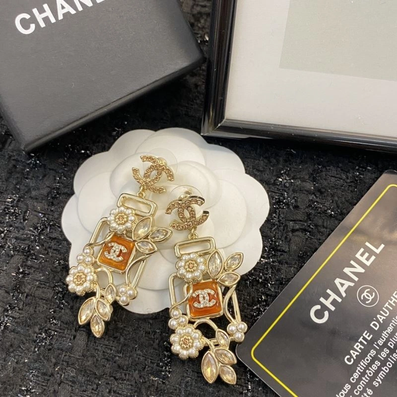 Lightweight Chanel Earrings 232213
