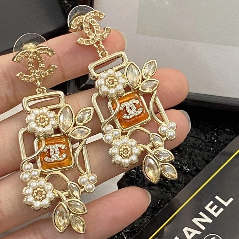 Lightweight Chanel Earrings 232213