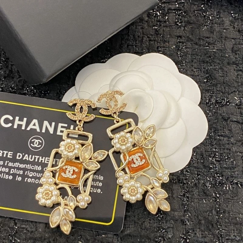 Lightweight Chanel Earrings 232213