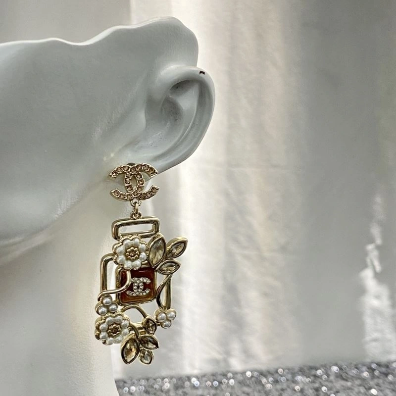Lightweight Chanel Earrings 232213