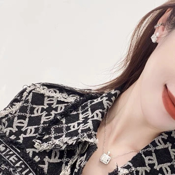 ZeroBulk Chanel Earrings 232187