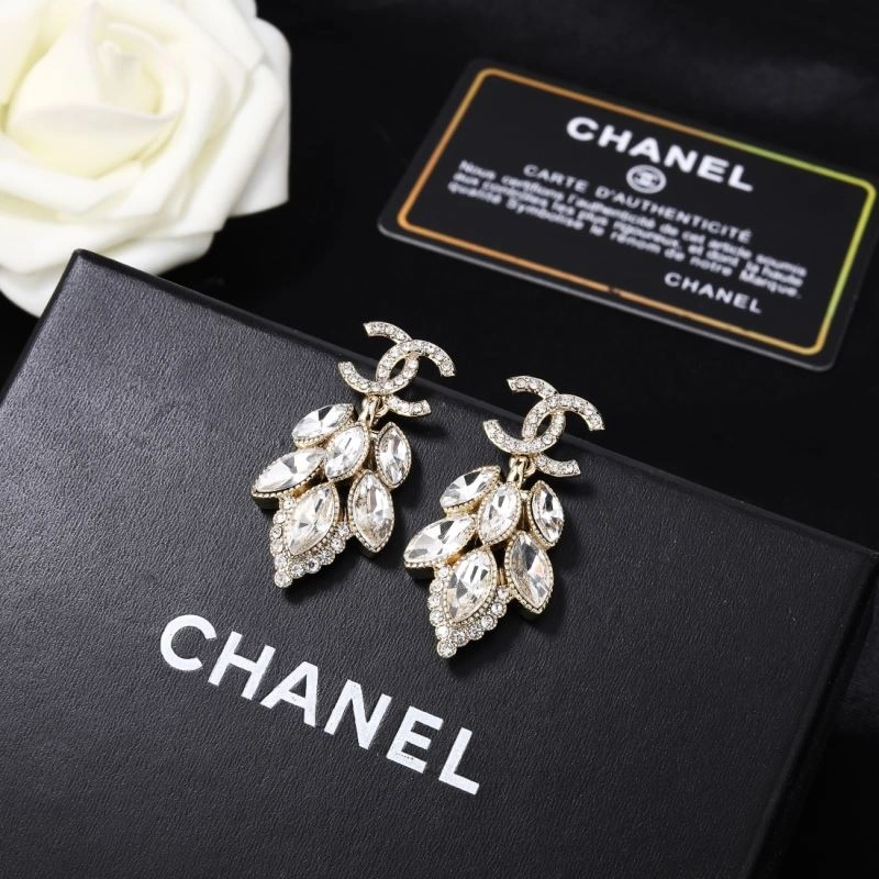 Chic Chanel Earrings 232155