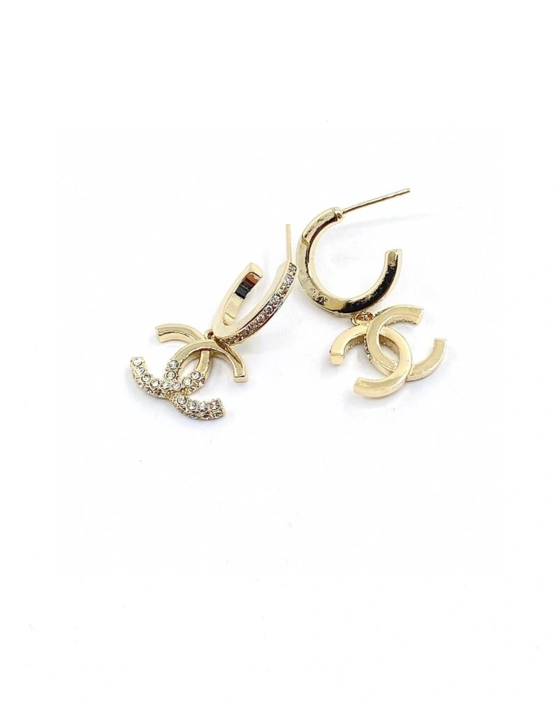 Unique Chanel Earrings 232202