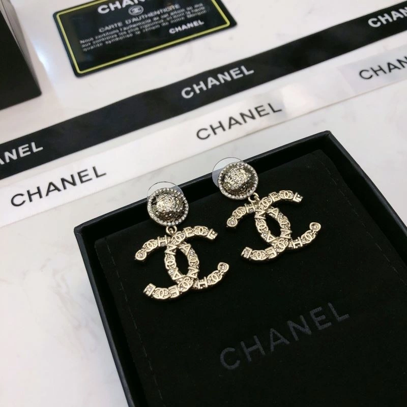 Vibrant Chanel Earrings 232149