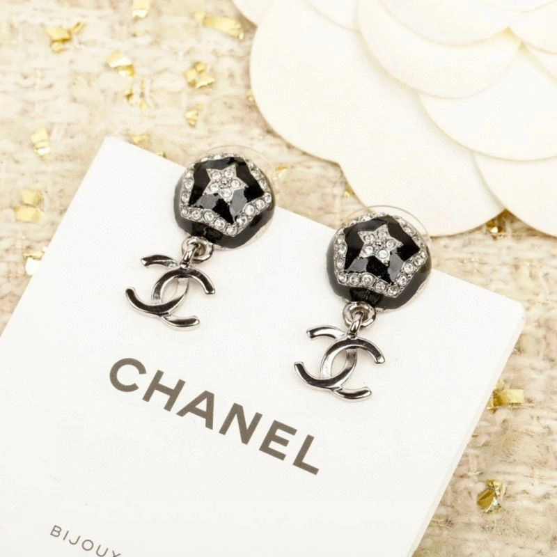 Vibrant Chanel Earrings 232148