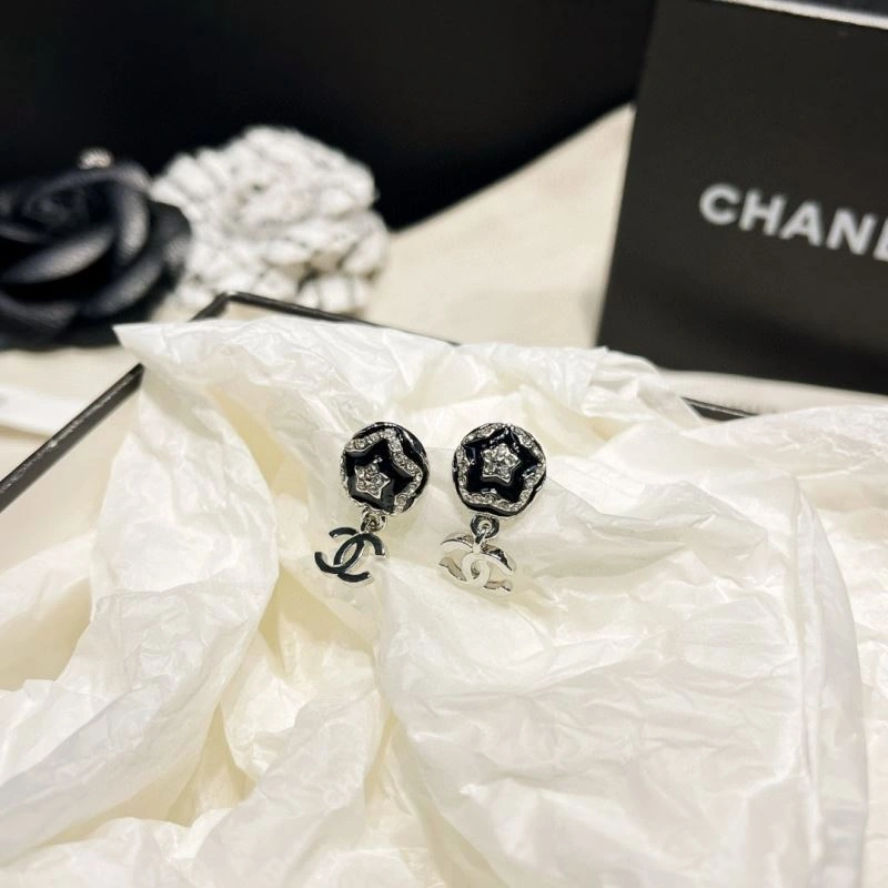 Vibrant Chanel Earrings 232148