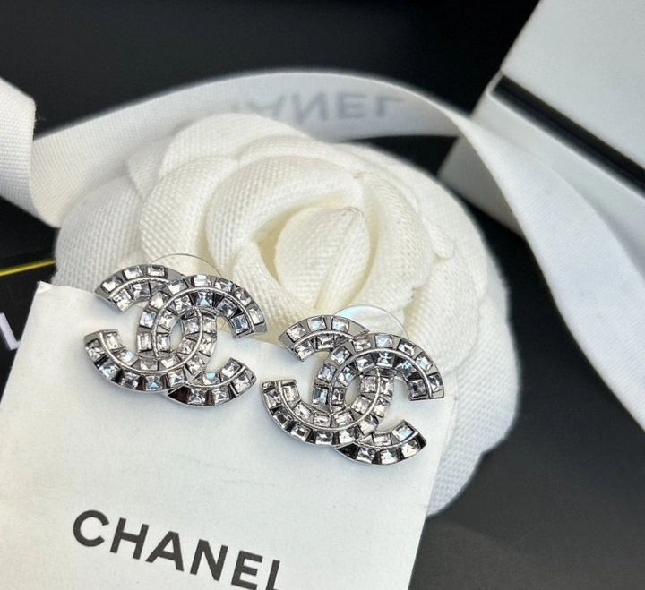 Chanel Earrings Packable 232171