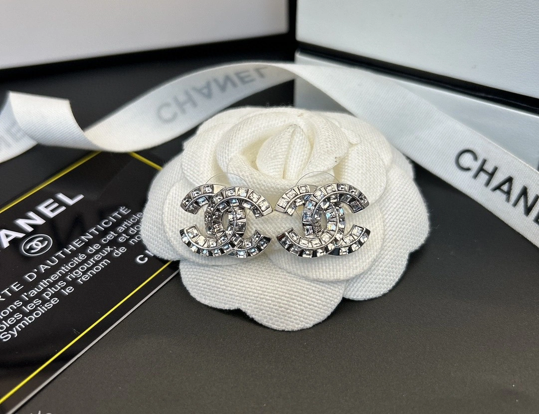 Chanel Earrings Packable 232171
